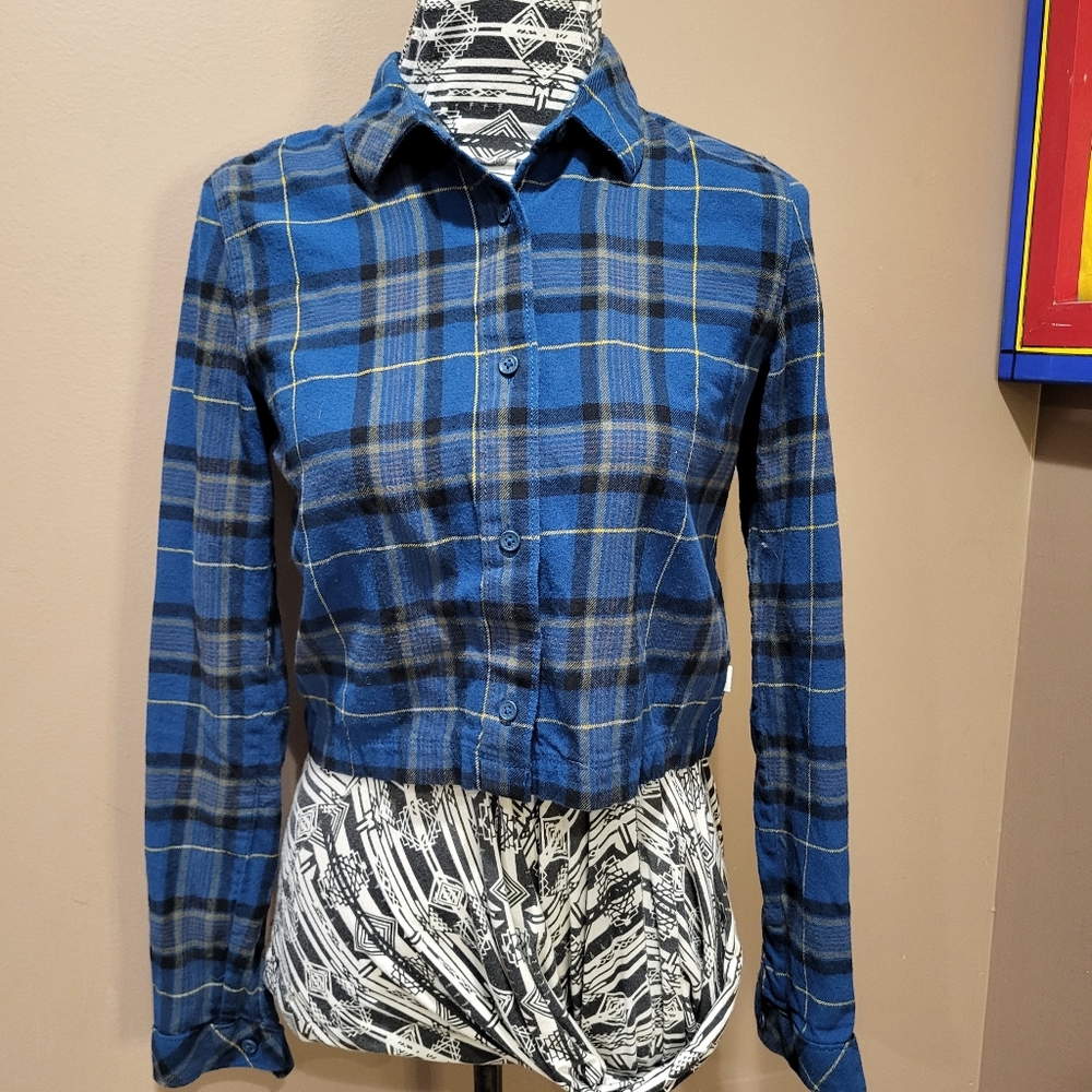 Vans Box Car II Blue Plaid Cropped Flannel Size X-Small